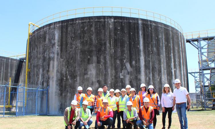 Maestrandos en Ciencias del Agua conocen funcionamiento de la Planta de Tratamiento de Aguas Servidas en Managua