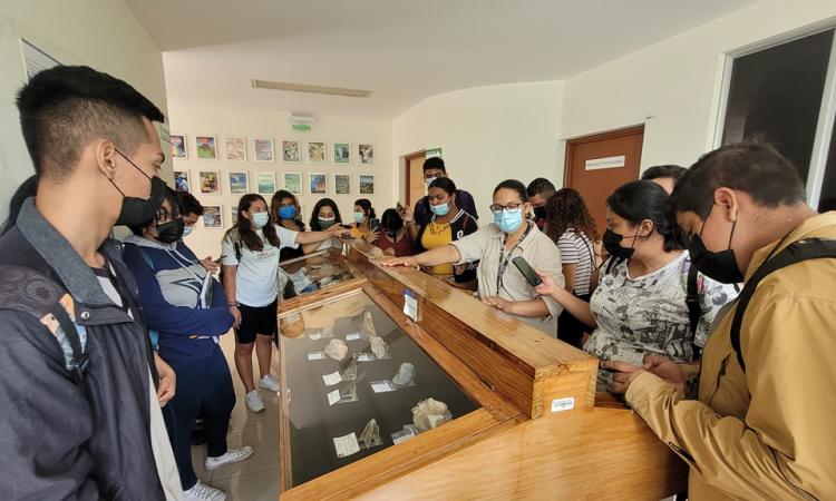 Estudiantes de Geografía fortalecen conocimientos en el campo de la geología e hidrogeología