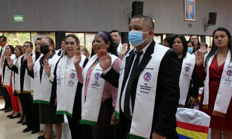 Profesionales de Honduras, El Salvador y Nicaragua se gradúan de maestrías y doctorado del CIES