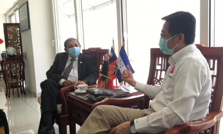 DR. Emillio Esbeih realizo visita de cortesía a la Embajada de Taiwán en Honduras 