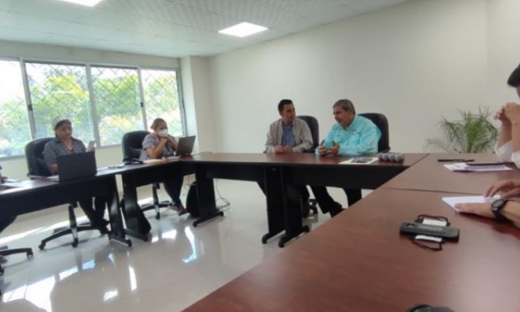 Diputado Óscar Márquez realiza acercamiento con Unacifor