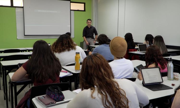 UNA ofrece apoyo económico a estudiantes para situaciones especiales