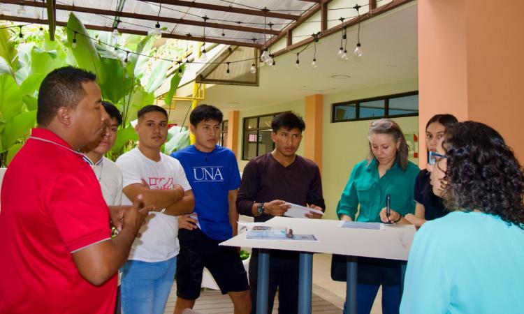 La UNA escucha a sus estudiantes indígenas