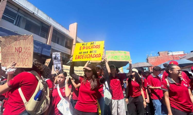 Un abarrotado San José defiende la educación pública