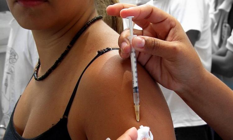 UNA acatará decreto sobre vacunación obligatoria en sector público