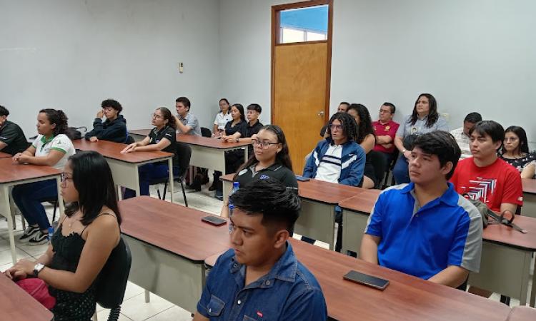 Alumnos monitores, una iniciativa estudiantil