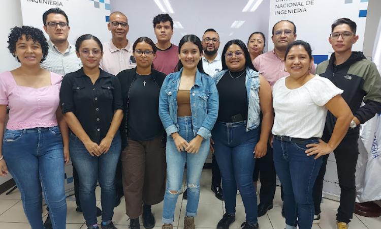 Estudiantes investigadores acreditados en formación