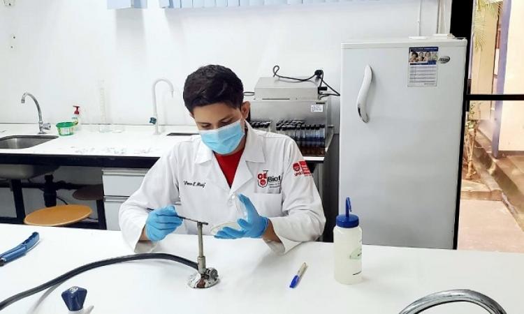 UNI y UPOLI impulsan a joven en Investigación Biotecnológica