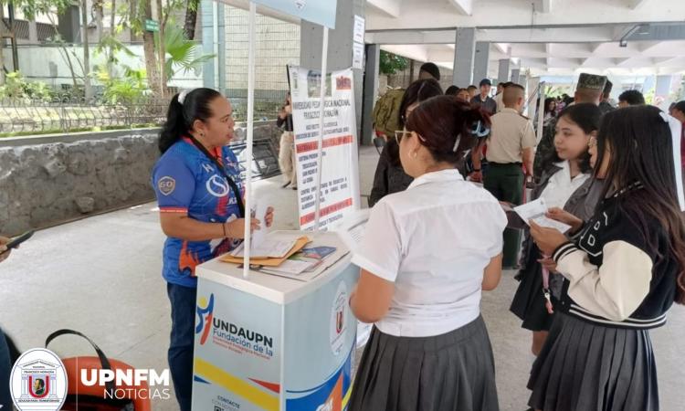 UPNFM participa en feria de orientación profesional en el ICVC