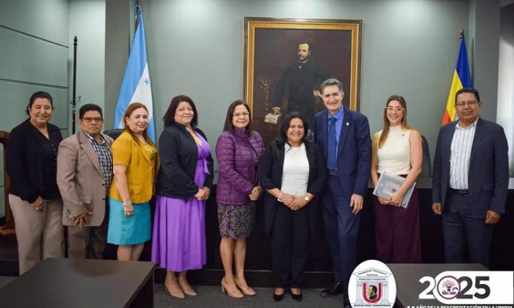 Embajada de Francia y UPNFM impulsaran enseñanzas de Frances en Honduras