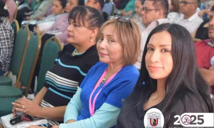 Empleados administrativos de la UPNFM participan en taller institucional 2025 