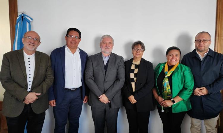 Rectora participa en Asamblea Reducar y explora sistema educativo argentino 