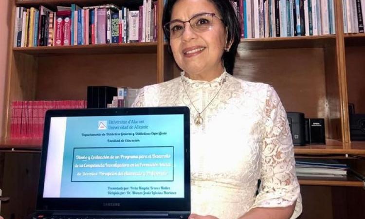 Profesora de la UPNFM, obtiene doctorado con nota sobresaliente CUM LAUDE en España