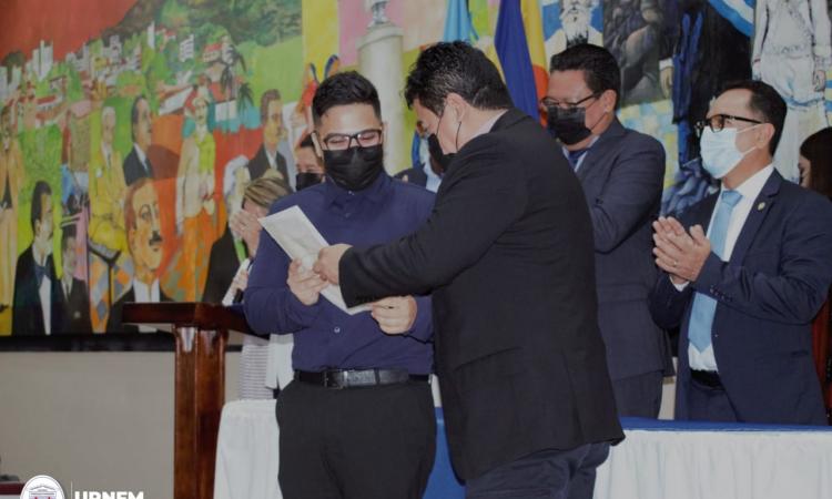 Con entrega del premio a la excelencia académica UPNFM celebra 230 años de Morazán