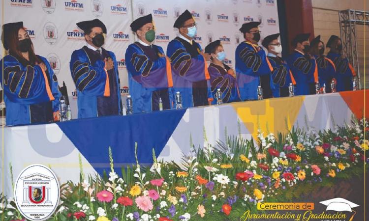 Más de 450 graduados en la UPNFM 