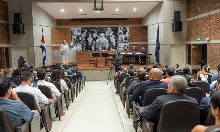 La Universidad Técnica Nacional celebró su 16º aniversario de creación