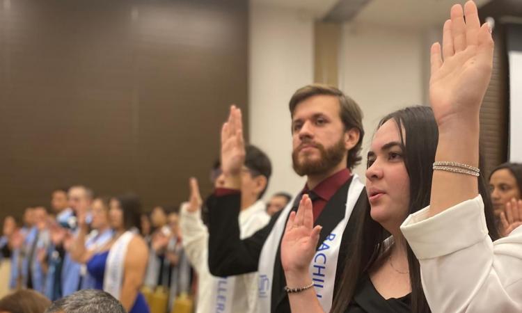 2017 nuevos profesionales se gradúan en la I ceremonia de 2024 de la Universidad Técnica Nacional