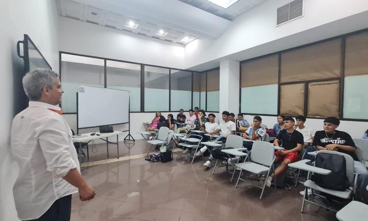 Estudiantes de la Carrera de Gestión de Centros de Servicios Compartidos recibieron taller Framework: Modelo de Organizaciones Exponenciales