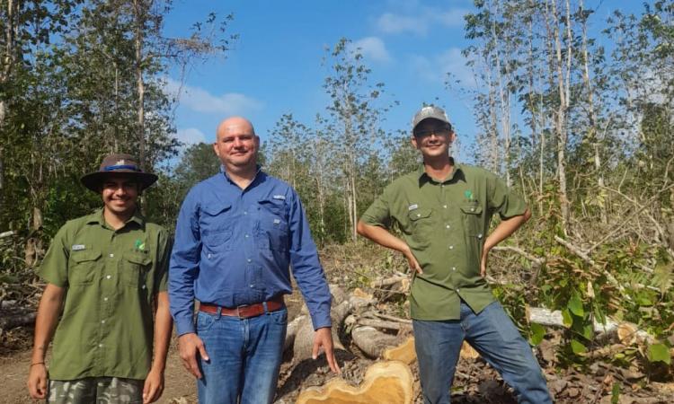 Estudiantes de diplomado en Manejo Forestal y Vida Silvestre, realizan práctica profesional en Panamá