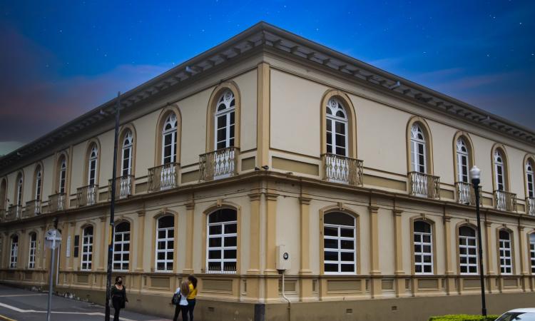 Reseña histórica:  de edificio del Instituto de Alajuela a Centro Universitario Luis Alberto Monge de la UTN