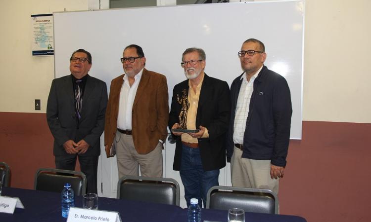 UTN homenajeó a escultor alajuelense Edgar Zúñiga Jiménez