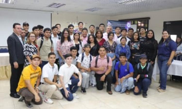 Segundo Foro de Investigación en Ingeniería Eléctrica FI2E en el Centro Regional de Veraguas