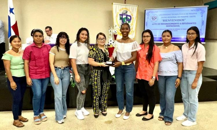 Panamá Oeste festeja a los estudiantes en conmemoración al inicio del mes de la Patria